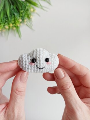 Crochet cloud pattern