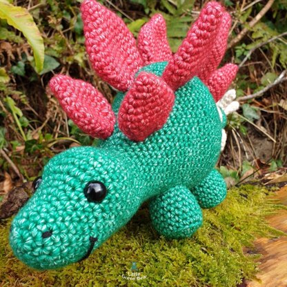 Stan the Stegosaurus - US Terminology - Dinosaur Amigurumi