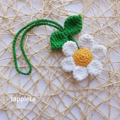 Daisy charm crochet