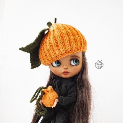 Pumpkin beret for Blythe