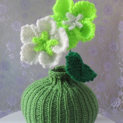 Handknitted Flower and Vase 19