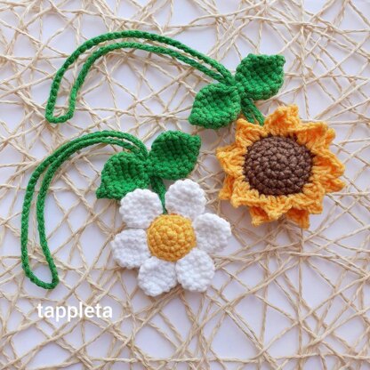 Daisy and Sunflower charm crochet