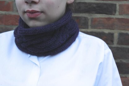 Carlota Cabled Cowl