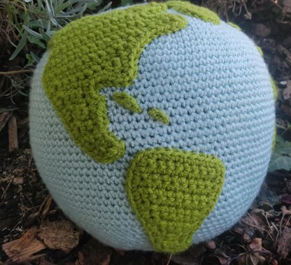 Planet Earth Globe and Moon Amigurumi crochet