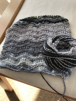 Ripples and Ridges Cowl