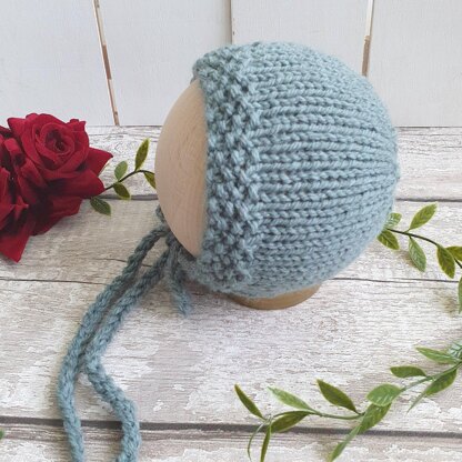 Easy Classic Baby Bonnet in seed stitch