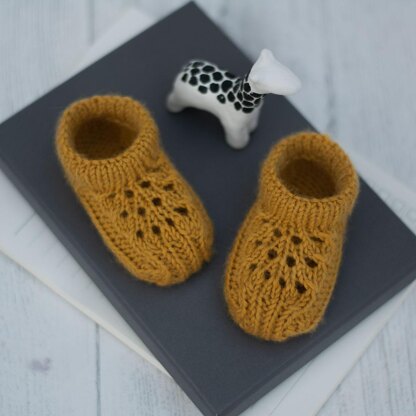 Grace Baby Shoe Knitting Pattern By Julia Adams 