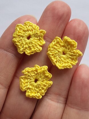 Small crochet flower