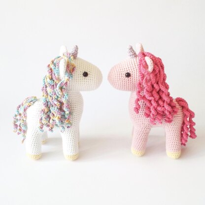 Amethyst the Unicorn Amigurumi