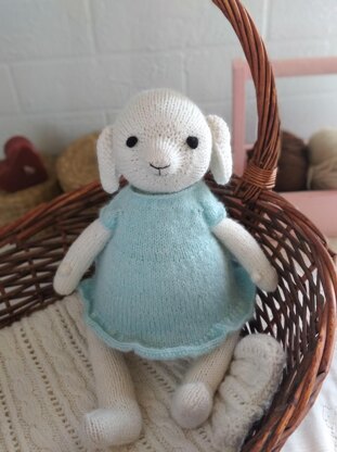 Sheep knitting pattern. Knitted lamb toy