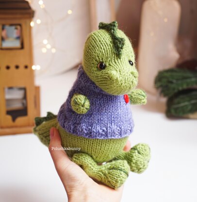 Knitting pattern: Dragon's Sweater