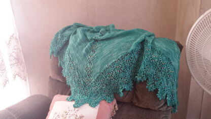 Wild Poppies shawl in turquoise