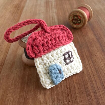 Cottage Keychain Crochet pattern by Little Conkers | LoveCrafts