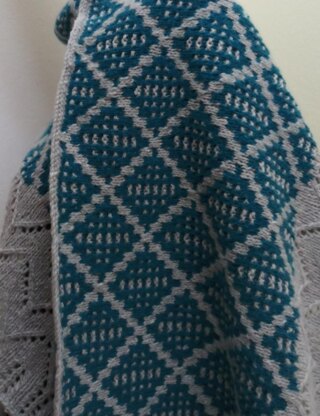 Dotted Diamonds Shawl in Cascade Yarns Aegean Tweed - DK622 - Downloadable PDF