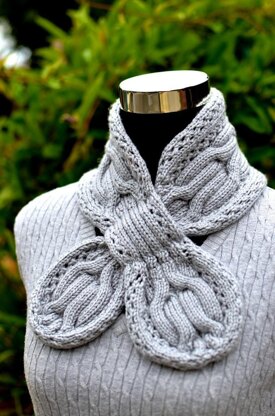 Gray Circle Cables Scarf ( Keyhole / Ascot / Pull-Through / Vintage / Stay On Scarf Knitting Pattern )