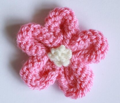 Small knitted flower deals pattern