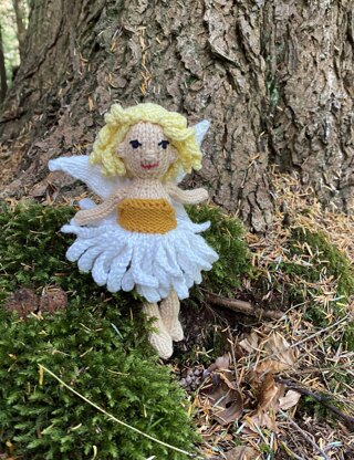 Daisy the wonder flower fairy doll