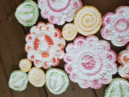 Spring Fling Table Runner and Potholder Crochet Pattern