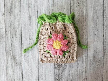 Flower granny square pouch