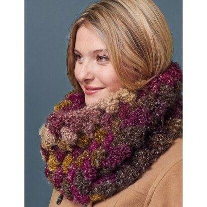 Quick and Cozy Cowl in Patons Big Boucle - Downloadable PDF