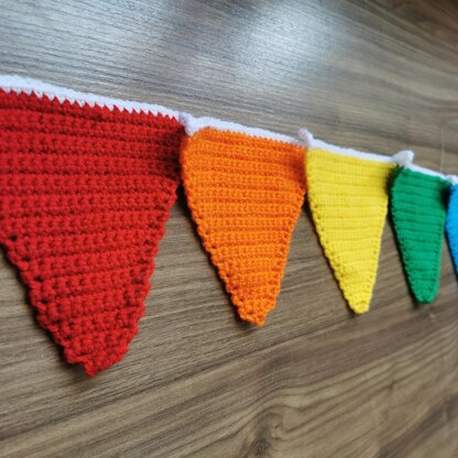 Rainbow bunting