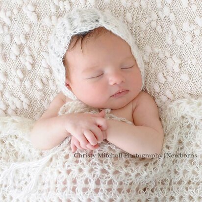 Newborn Scallop & Cables Bonnet and Wrap