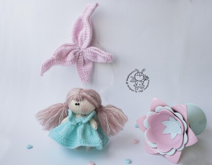 Thumbelina amigurumi doll