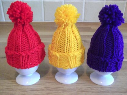 Egg Cosy -Tiny Pompom Hat.