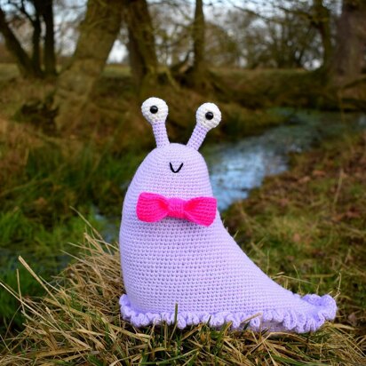 Heinrich Slug (crochet pattern)