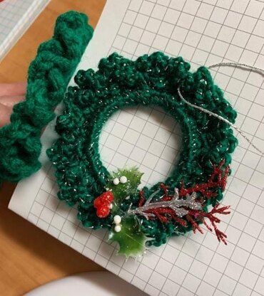 Loops Wreath Ornament