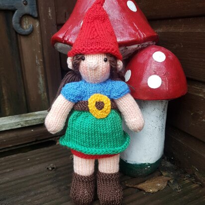 Gertrude the Gnome - knitting pattern