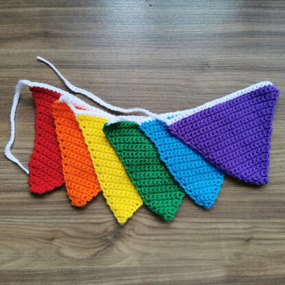 Rainbow bunting