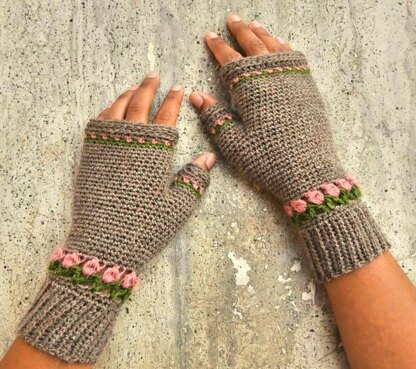 Tulip Fingerless Mittens