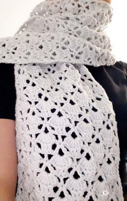 Easy Shell Lacy Crochet Scarf