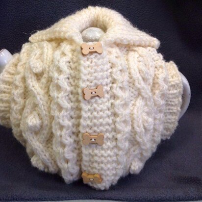 Aran Waistcoat Tea Cosy without Pockets