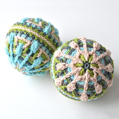 Snow Baubles - overlay crochet