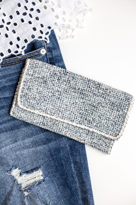 Seaside Crochet Clutch