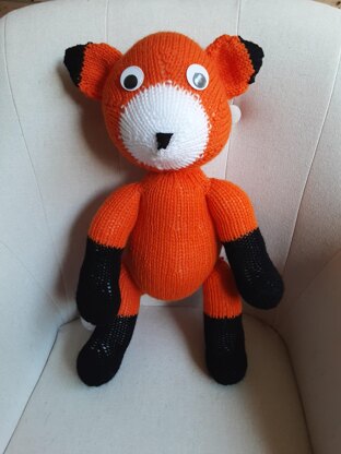 Cuddly Fox Knitting Pattern