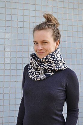 Pattern play scarf