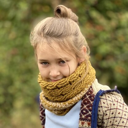 Amber cable hat/cowl