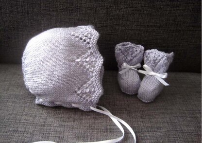 Vivienne Bonnet & Booties Set (DK)