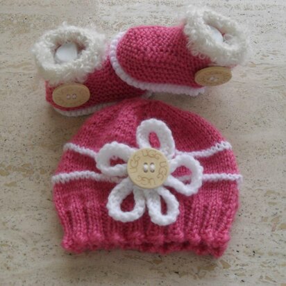 Baby Girl UGG  Booties And Hat Set