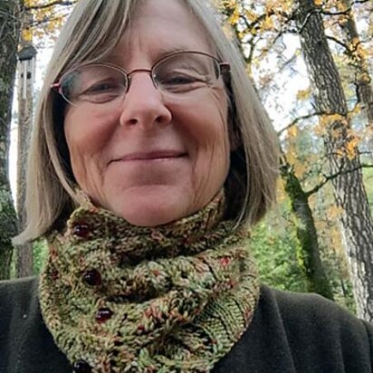 Hollyfrost Cowl