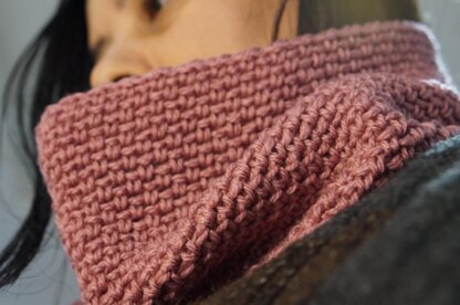 Moss stitch cowl crochet pattern