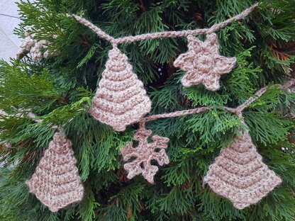 Christmas tree jute garland