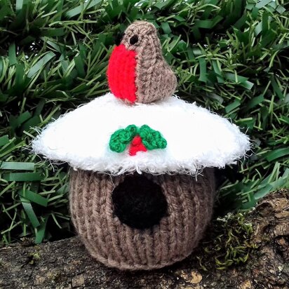 Christmas Robin Birdhouse - Chocolate Orange Cover - knitting pattern