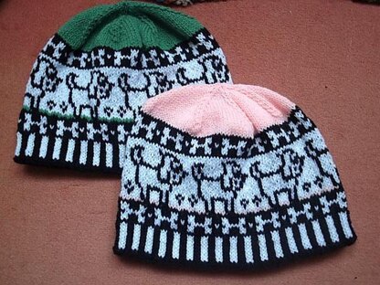 Comic dog "Nachgelaufen" beanie