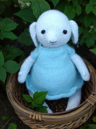 Sheep knitting pattern. Knitted lamb toy