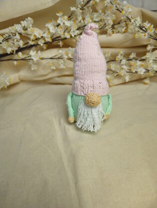 Knitted Spring Gnome