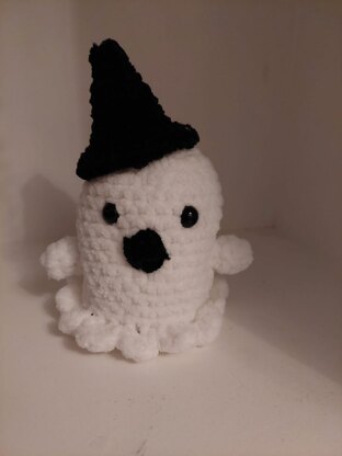 Ghost with witch hat